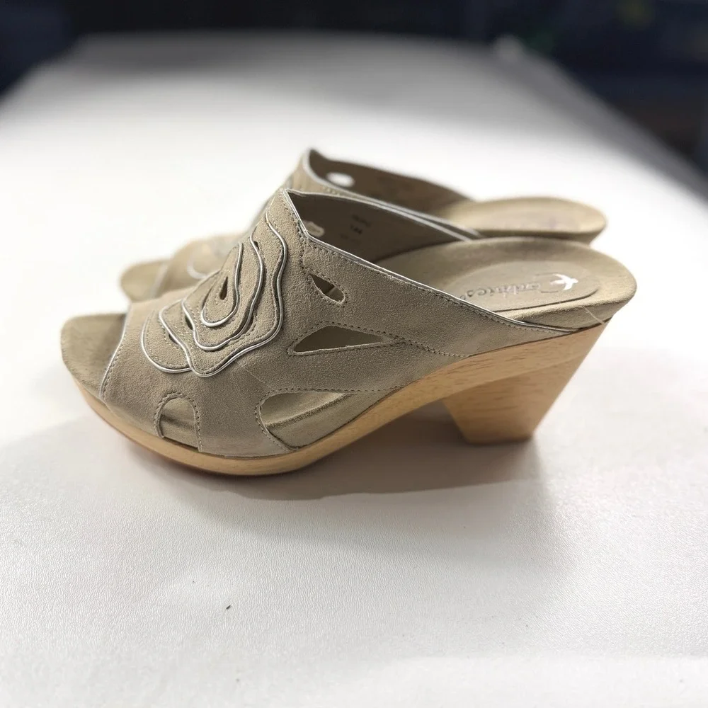 Earthies Tropez Nude Kid Suede Floral Rosette Wedge Slide Sandals Womens 10B